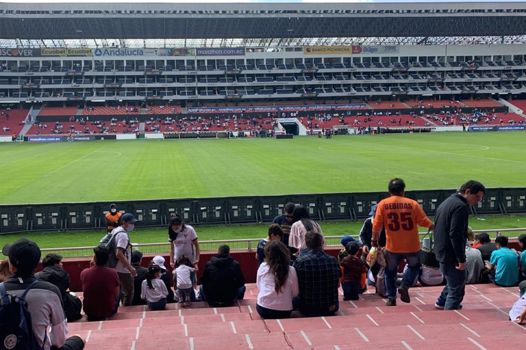 Quito: Football match with ticket and transfers