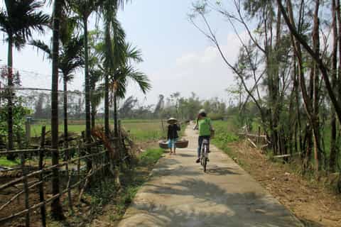 Hoi An: Bike Tour to Kim Bong Carpentry Village