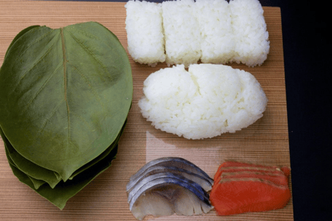 Nara: Kakinoha Sushi machen ErfahrungNara: Kakinoha Sushi-Erlebnis