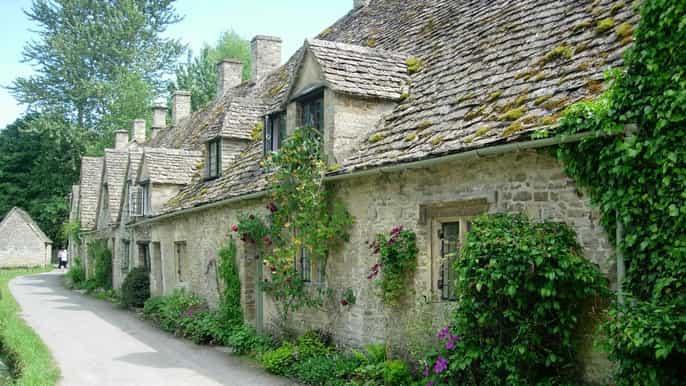 cotswolds country pub lunch blenheim palace from london