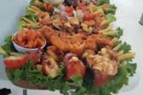 Seafood Gastronomic Tour to the Floating Restaurant of Puntarenas by boat