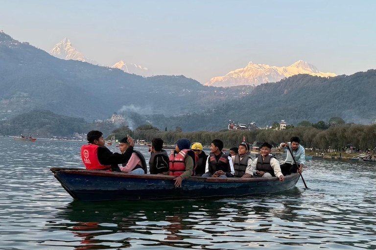 Pokhara: Guided City Tour with Phewa Lake Boat Ride