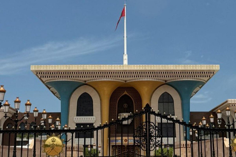 Muscat: City Highlights Tour with Grand Mosque & Souq Shared