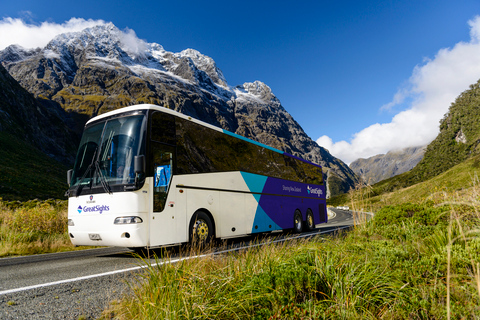 Von Queenstown aus: Milford Sound Tour und Kreuzfahrt mit MittagessenMilford Sound Ganztagestour mit Picknick-Mittagessen