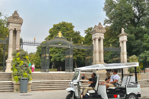 Madrid: Prive Tuk-Tuk Stad Hoogtepunten TourMadrid: privétour met hoogtepunten van de stad Tuk-Tuk