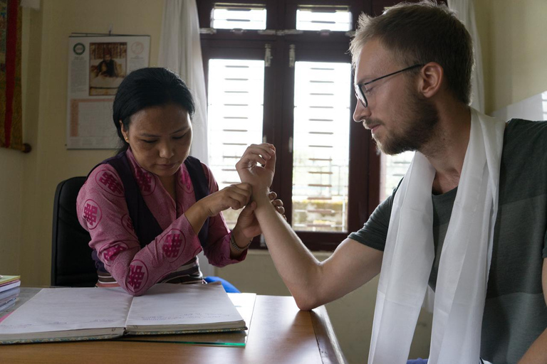 Pokhara: Halbtägige Sarangkot-Sonnenaufgangs- und tibetische KulturtourPokhara: Halbtägige Sarangkot-Sonnenaufgangs- &amp; tibetische Kulturtour