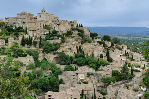 Discover the village of Luberon from Aix en Provence