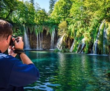 From Zagreb: Plitvice Lakes Guided Group Day Trip