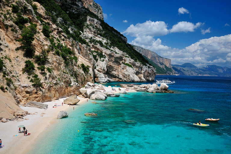 Santa Maria Navarrese: Full-Day Costa di Baunei Boat Tour