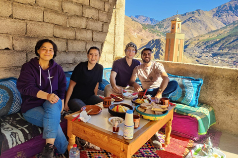 Marrakech: Montagna dell&#039;Atlante e viaggio nelle tre valli, giro in cammelloMarrakech: Escursione di un giorno sulle montagne dell&#039;Atlante, giro in cammello, pranzo