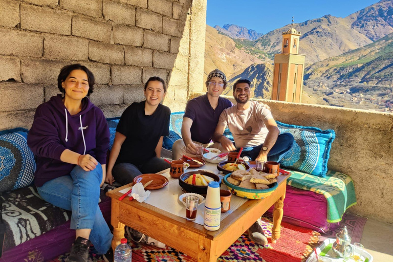 Marrakech: Montagna dell&#039;Atlante e viaggio nelle tre valli, giro in cammelloMarrakech: Escursione di un giorno sulle montagne dell&#039;Atlante, giro in cammello, pranzo