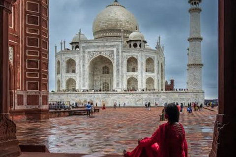 Delhi: Agra Tajmahal tour met privéauto