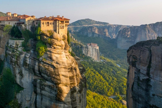 Meteora and Thermopylae Private Full-Day Tour from Athens
