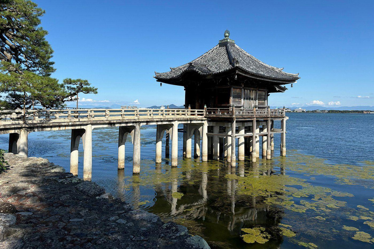 Nara: passeio ao entardecer com caligrafia e lanternasNara: caminhada ao entardecer com caligrafia e lanternas