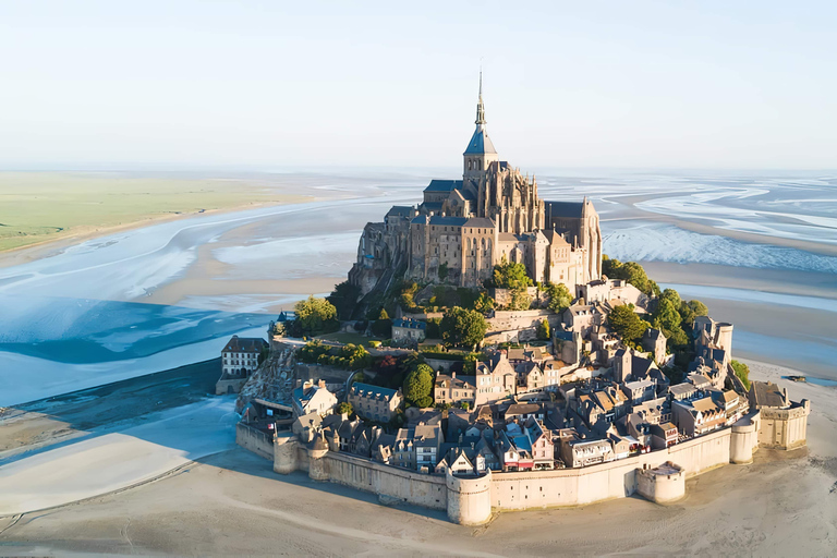 Mont St Michel : Transfert privé aller-retour de 12 heures depuis Paris