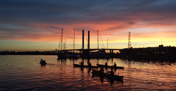 Melbourne: Kajaktour bei Sonnenuntergang mit Abendessen