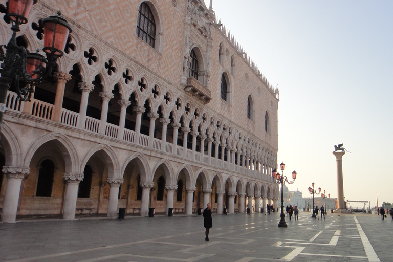 Venice: St Mark's Basilica, Doge's Palace, and Gondola Ride 2026 Tour in French