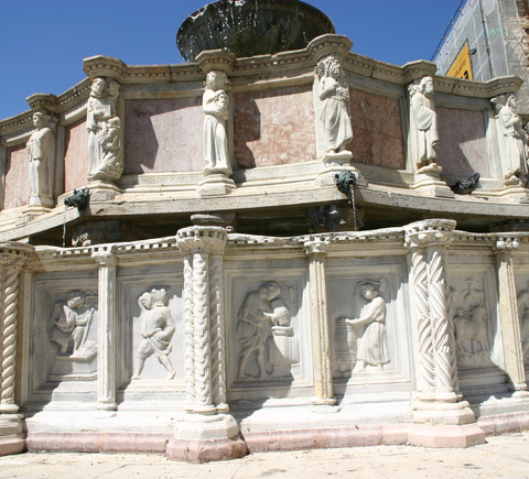 Landmarks & monuments