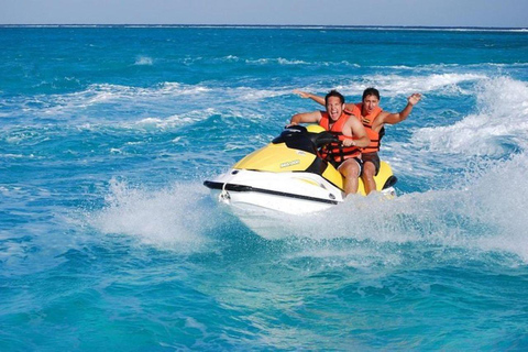 Tour d&#039;avventura in jetski a ZanzibarTour avventuroso in jetski a Zanzibar per 30 minuti con trasporto