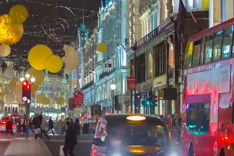 Private Tour: Experience the Christmas Magic in London