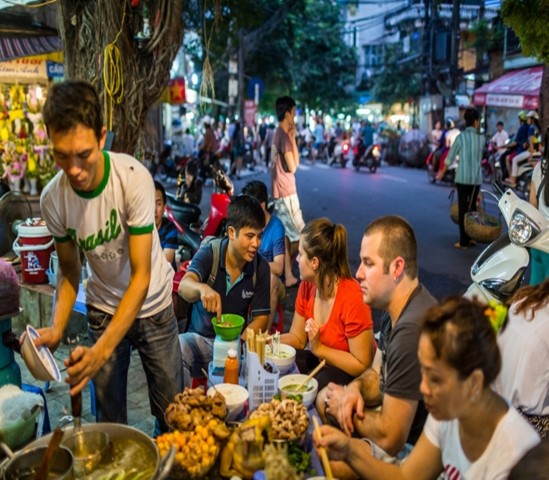 Visit Hanoi Guided Street Food Tour in Hanói, Vietnam