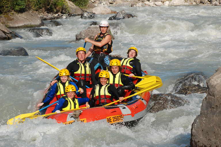 From Zurich Rafting Adventure in Interlaken Tour in Spanish