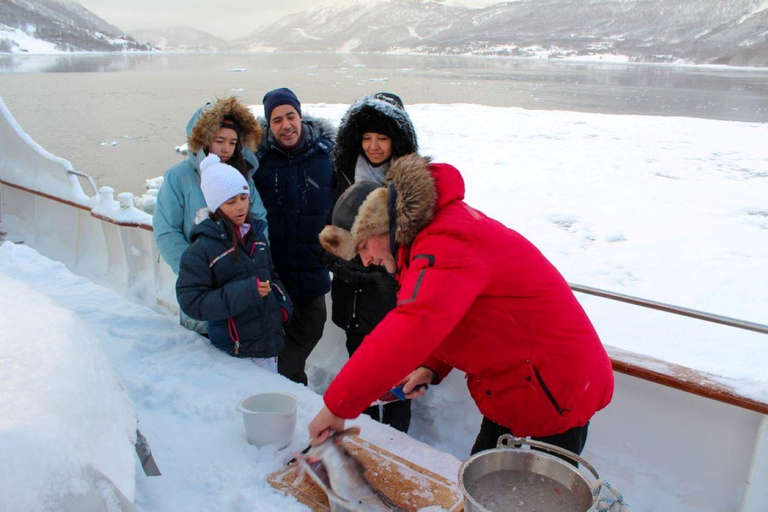 Tromsø:Arktische Fischerei & Meeresfrüchte Fjordkreuzfahrt auf LuxusyachtTromsø: Luxuriöse Kreuzfahrt zum Fischen und für Meeresfrüchte