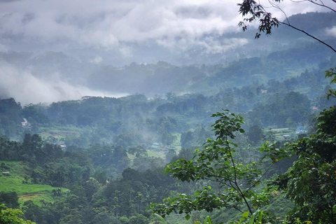 康提：兰博达瀑布和普纳瀑布，以及安布鲁瓦瓦天空塔日落康提：兰博达瀑布和普纳瀑布，以及安布卢瓦瓦天空塔日落之旅