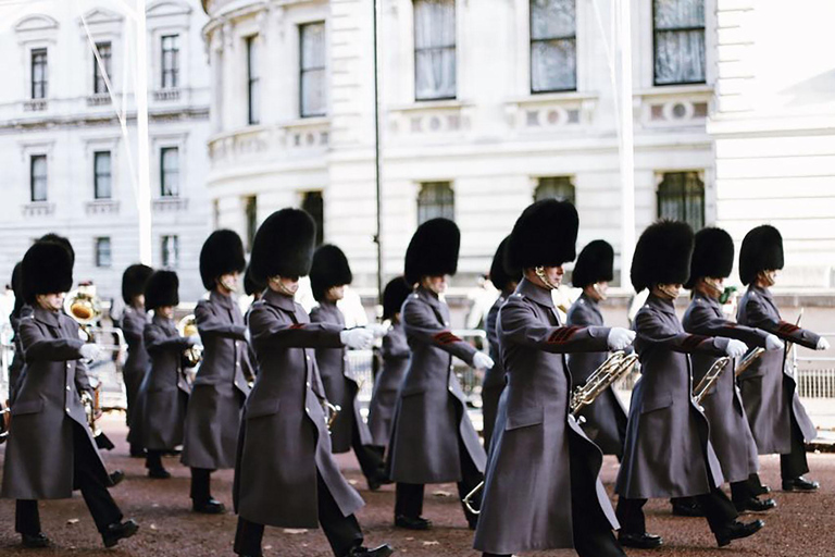 伦敦半日游泰晤士河游船、大笨钟和伦敦塔