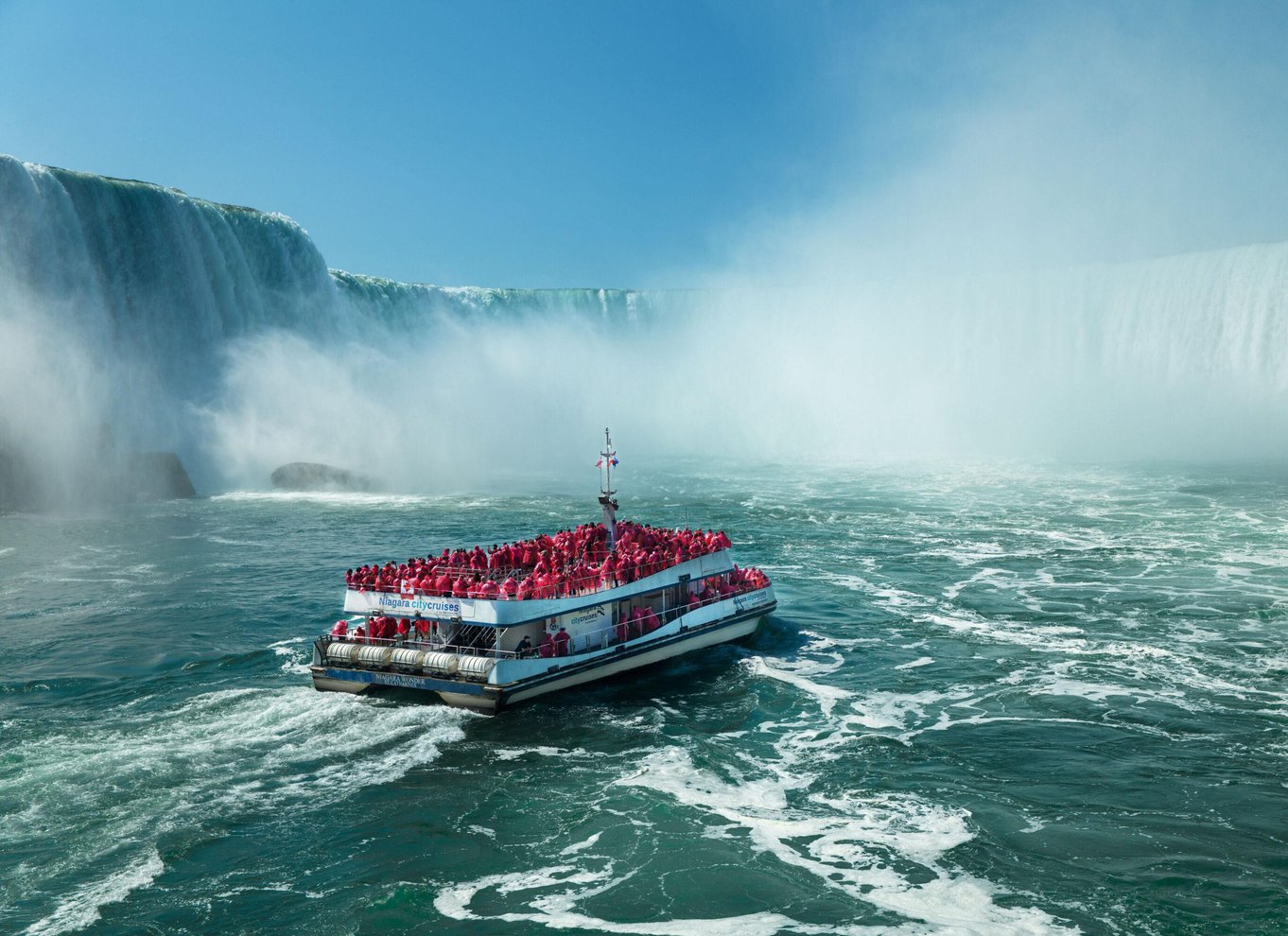 Toronto: Niagara Falls Tour med guidet krydstogt og Behind The Falls