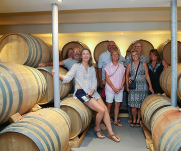Santorini: Tour of Wineries with Wine Tasting & Food