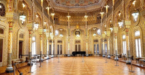 Porto: Old City and Monuments Tour