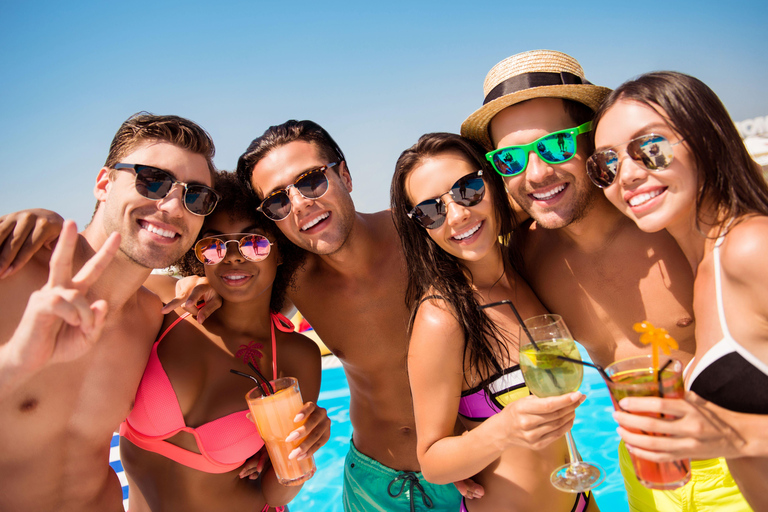 Athènes : excursion d&#039;une journée en bateau avec baignade et piscine thermaleAthènes : excursion d&#039;une journée en bateau vers les îles avec baignade
