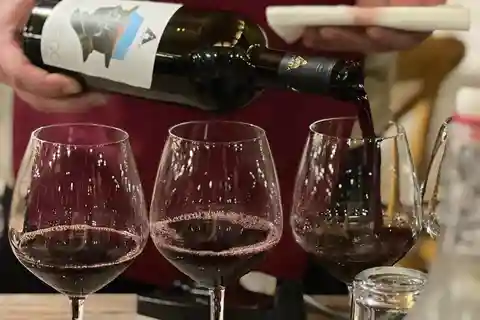 Roshnik: Weinverkostung im Agrotourismus-Weingut