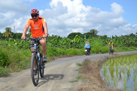 شيانغ ماي الشلال اللزج، وجولة في بحيرة الكاياك وركوب الدراجات الهوائيةشيانغ ماي: شلال لزج، جولة كا