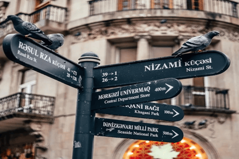 Baku: Nizami Street and Fountain Square Guided Walking Tour