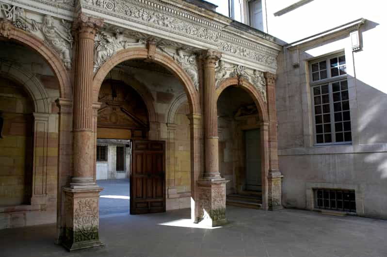Dijon Rundgang mit einem französischsprachigen Guide GetYourGuide