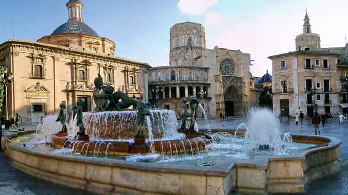 valencia walking tour of the medieval city center