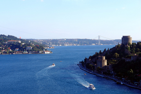 Bosporus-Kreuzfahrt und Zwei-Kontinente-Tour mit lokalem GuideBosphorus Kreuzfahrt und zwei Kontinente Tour