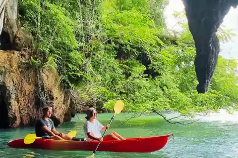 Ko Lanta: Private Mangrove & Sea Cave Kayaking Small Tour