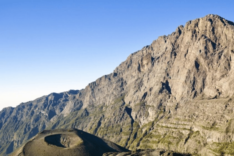 阿鲁沙：梅鲁山 4 天徒步之旅（含住宿）默认