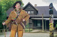 Radebeul, Karl May Museum 1-Hour Costume Tour - Housity