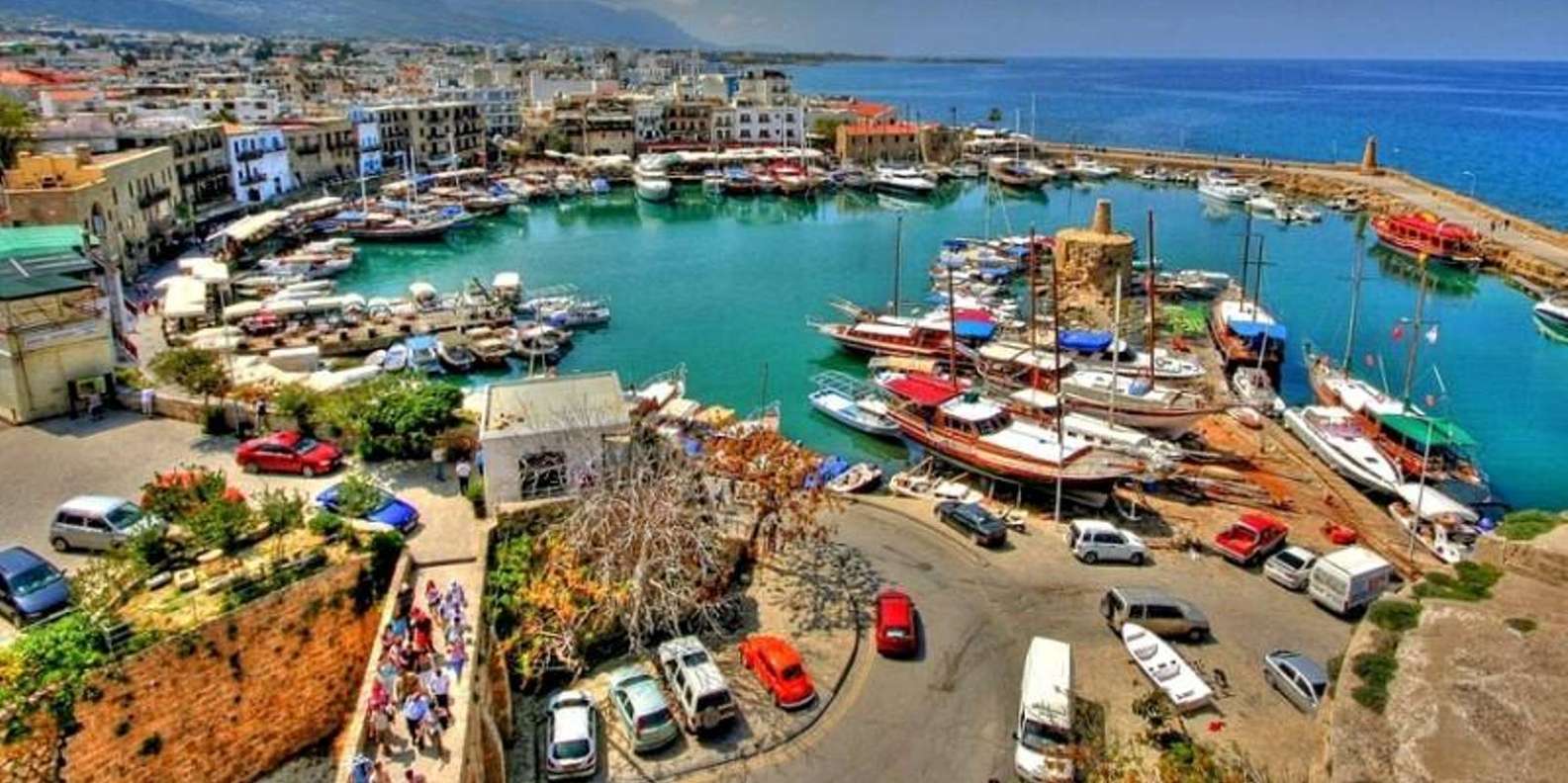 Kokopäiväretki Nikosiaan ja Kyreniaan: Kyrenia: Yksityinen retki  Limassolista | GetYourGuide