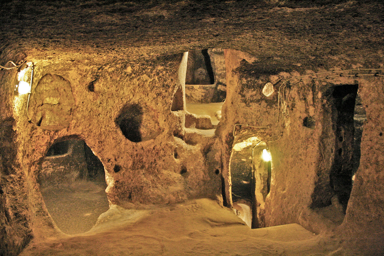 Cappadocia: tour di 2 giorni delle attrazioni con mongolfiera da IstanbulDa Istanbul: Tour di 2 giorni dei punti salienti della Cappadocia con mongolfiera