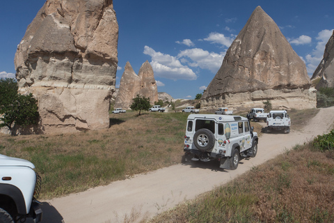 Från Istanbul: Kappadokiens höjdpunker i 2 dagar med ballongFrån Istanbul: Cappadocia Highlights 2-dagars rundtur med ballong