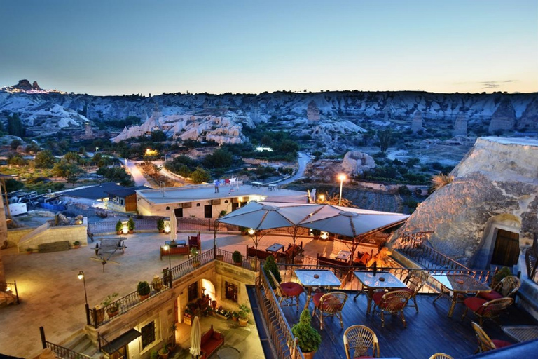 Cappadocia: tour di 2 giorni delle attrazioni con mongolfiera da IstanbulDa Istanbul: Tour di 2 giorni dei punti salienti della Cappadocia con mongolfiera