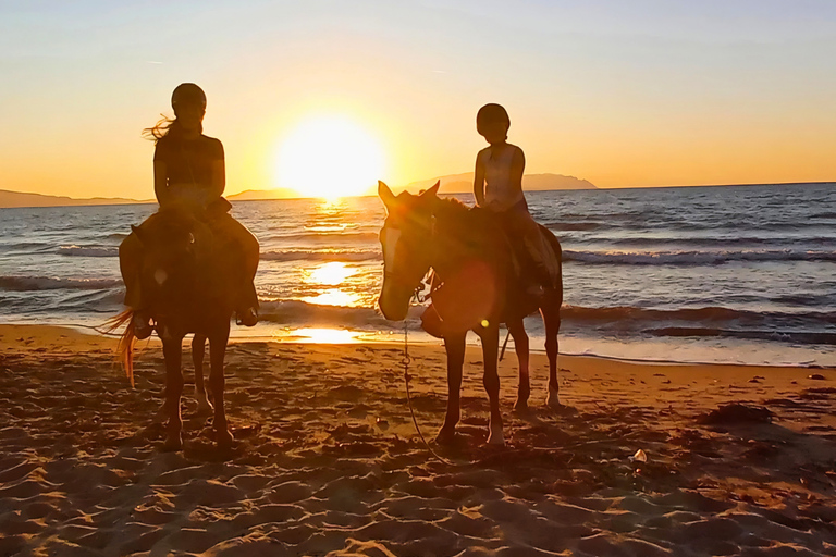 Kuşadası: VIP Horseback Riding and Sunset Beach Safari 3-Hour Sunset Forest & Village Safari