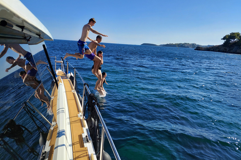 Experiência de mergulho com snorkel a bordo do E-Catamaran na Baía de PalmaExperiência de mergulho na Baía de Palma