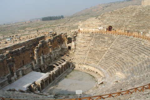 Pamukkale: excursion d'une journée complète au départ de Kusadası ou SelcukExcursion d'une journée à Pamukkale depuis Kusadasi ou Selçuk