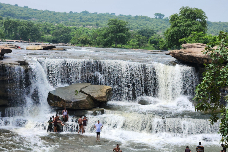 From Varanasi: Rohtas Waterfalls Guided Tour with Meals
